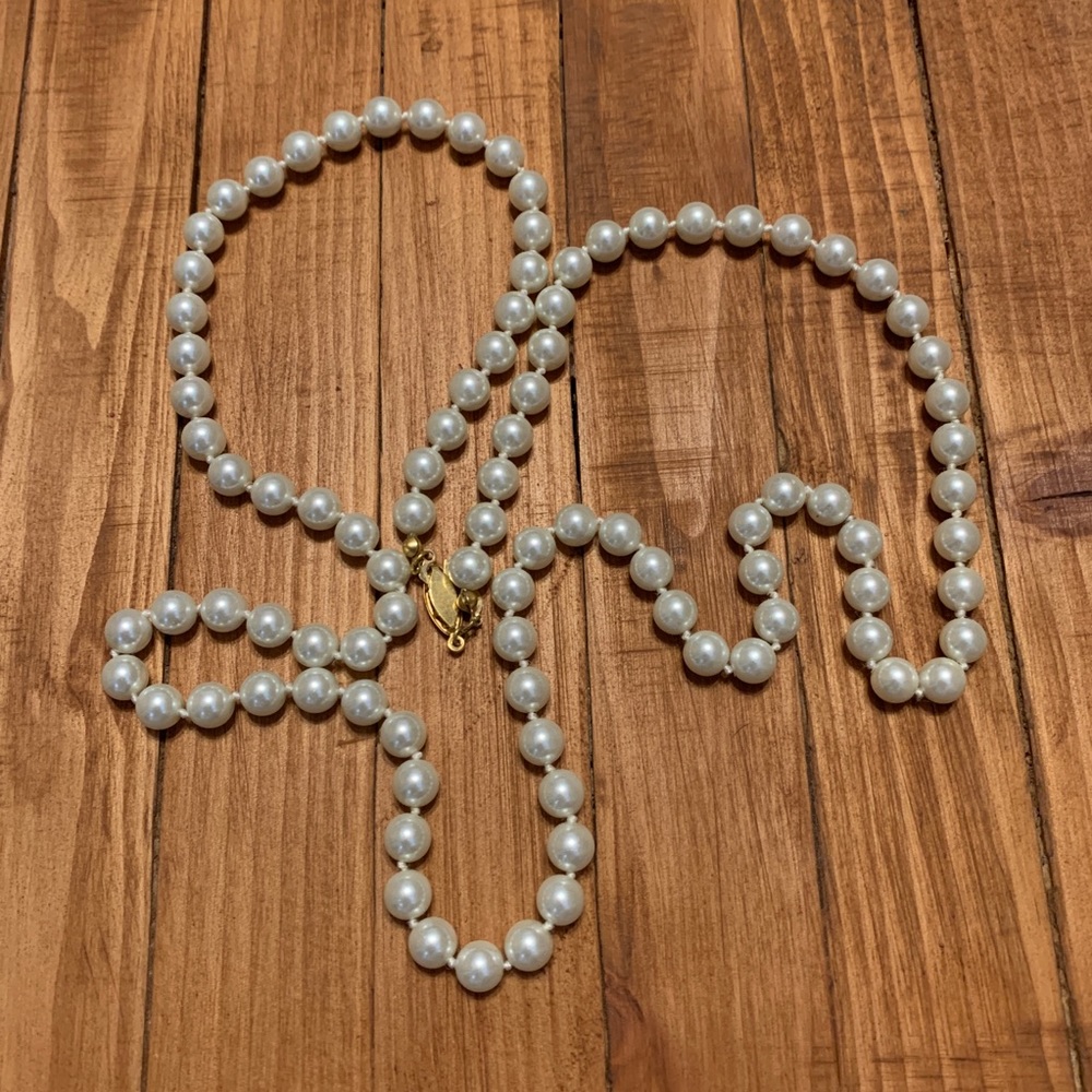 Statement Pearl Necklace
